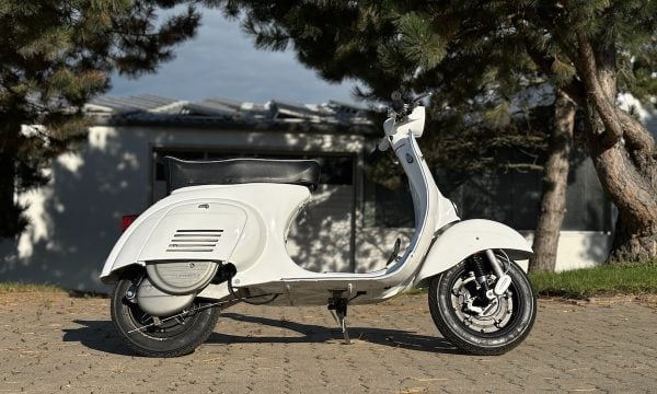 prosimo Elektroumbau Vespa 50 – Traum in Bianco, Vespa Smallframe elektrisch