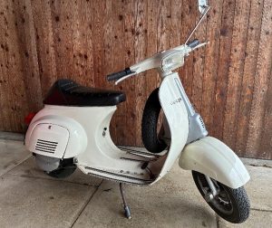 Vespa 50 Spezial mit prosimo Elektroantrieb – Frontansicht mit neuem Radnabenmotor