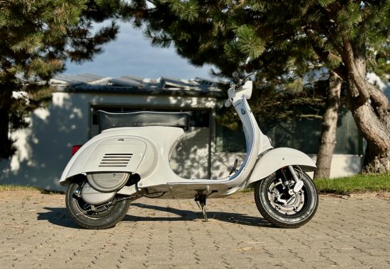 Vespa 50 V5A1T-631 e-vespa by prosimo - 1 Vespa 50 V5A1T-631 e-vespa by prosimo - 1