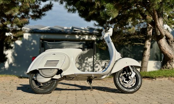 Vespa 50 V5A1T-631 e-vespa by prosimo - 1