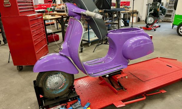 Vespa 50 V5A1T-932 e-vespa by prosimo - 1