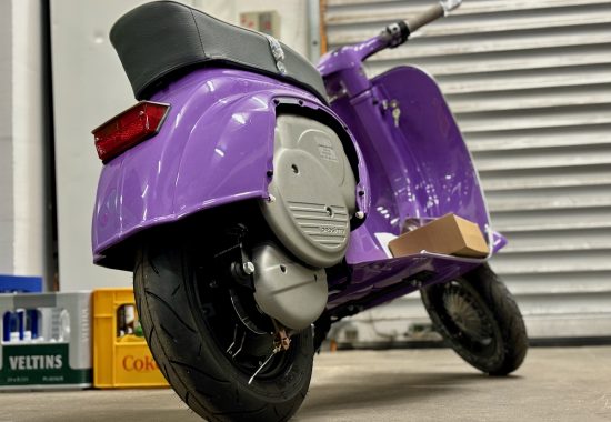 Vespa 50 V5A1T-932 e-vespa by prosimo - 8 Vespa 50 V5A1T-932 e-vespa by prosimo - 8