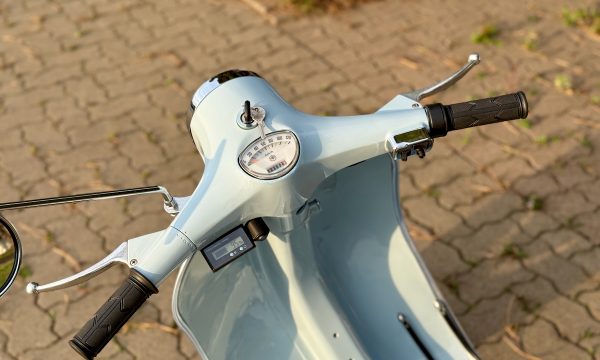 Vespa 50 V5A2T-858 e-vespa by prosimo - 10