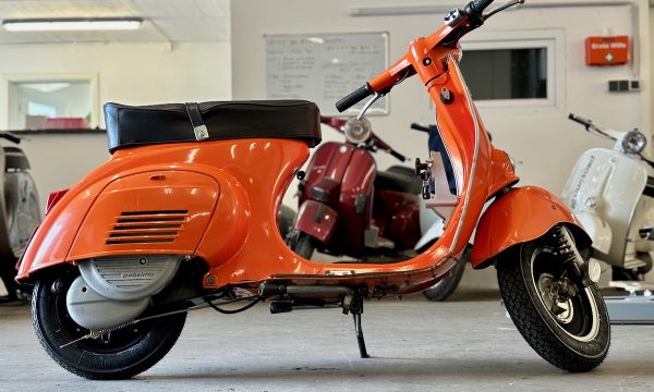Vespa 50N V5A1T-808 e-vespa by prosimo - 1 Vespa 50N V5A1T-808 e-vespa by prosimo - 1