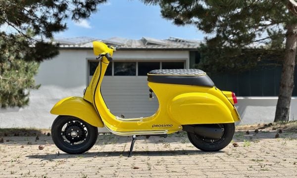 Vespa 50s V5SA1T-136 yellow banana - 11 Vespa 50s V5SA1T-136 yellow banana - 11