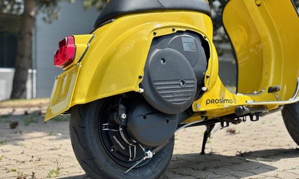 Vespa 50s V5SA1T-136 yellow banana - 6 Vespa 50s V5SA1T-136 yellow banana - 6