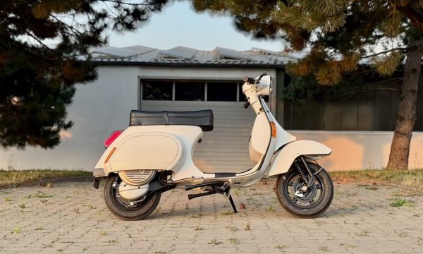 Vespa PK50XL-V5S2T-000-e-vespa-by-prosimo - 1