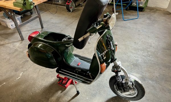 Vespa PX80 V8X1T-300-e-vespa-by-prosimo - 1 Vespa PX80 V8X1T-300-e-vespa-by-prosimo - 1