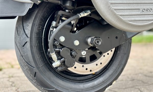 Vespa PX80 V8X1T-300-e-vespa-by-prosimo - 11 Vespa PX80 V8X1T-300-e-vespa-by-prosimo - 11