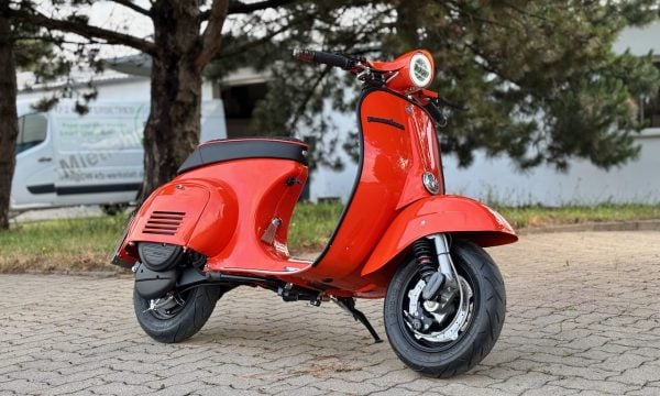 Vespa 50s V5SA1T-135 orange Jasmino - 11 Vespa 50s V5SA1T-135 orange Jasmino - 11