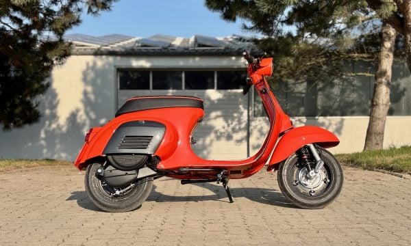 Vespa 50s V5SA1T-135 orange Jasmino - 2 Vespa 50s V5SA1T-135 orange Jasmino - 2