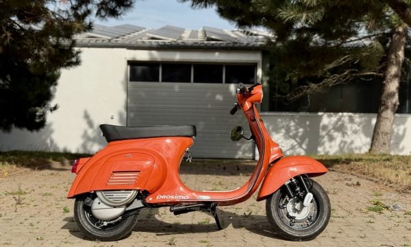 Vespa 50s V5SA1T-138 orange Nossol - 1 prosimo E-Vespa Vespa 50s V5SA1T-138 orange Nossol - Elektro Vespa