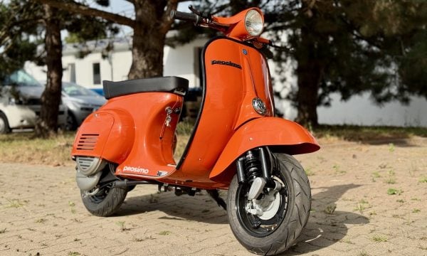Vespa 50s V5SA1T-138 orange Nossol - 4 Vespa 50s V5SA1T-138 orange Nossol - 4