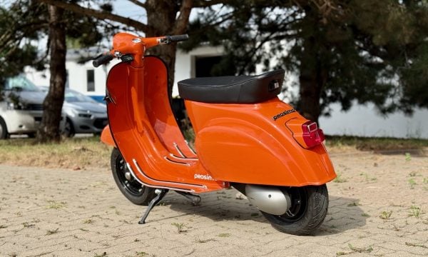 Vespa 50s V5SA1T-138 orange Nossol - 8 Vespa 50s V5SA1T-138 orange Nossol - 8