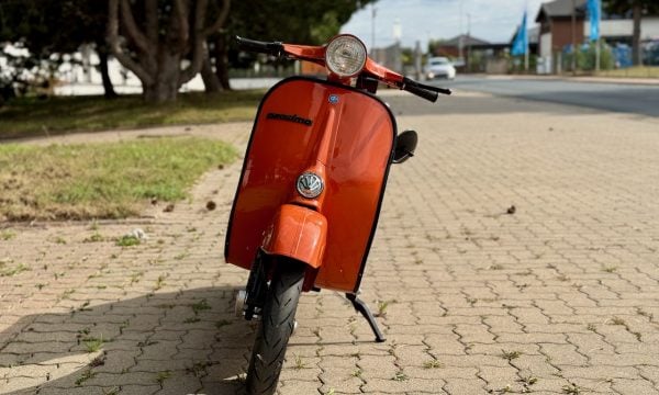 Vespa 50s V5SA1T-138 orange Nossol - 9 Vespa 50s V5SA1T-138 orange Nossol - 9