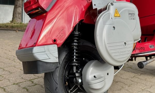 Vespa P200E VSX1T-348 - 9